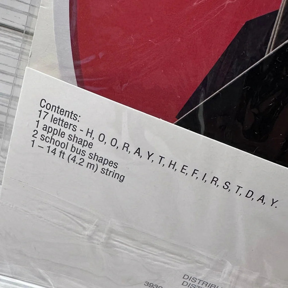 Celebrate it Back to School decor kit - Picture 3 of 3